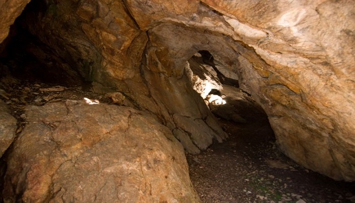 Фото Змеиная пещера рядом с селом Левадки